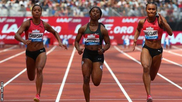 他的表现显 他的表现显